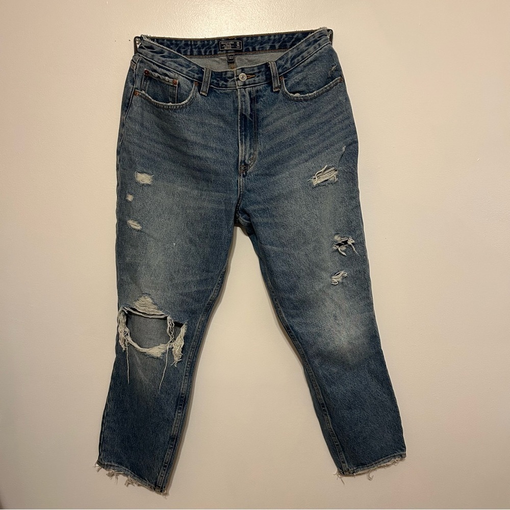 Abercrombie & Fitch • Curve Love high rise mom Jean